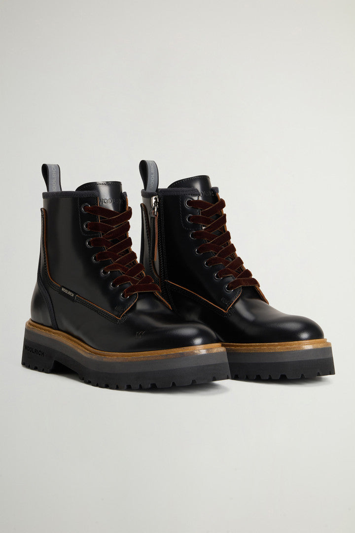 Main Combat Boots in Calfskin Leather Black